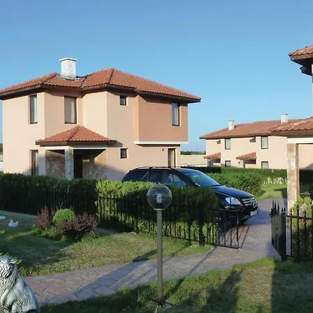 Two-bedroom Holiday In Ferienhaus Lŭka